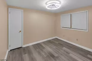 2604 Parkway Ave, Linden, NJ 07036 - Photo 8