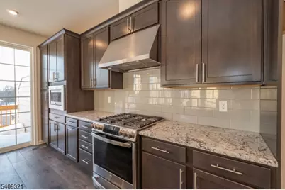 601 Charleston Dr, Monroe Township, NJ 08831 - Photo 6