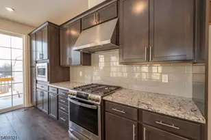 601 Charleston Dr, Monroe Township, NJ 08831 - Photo 6