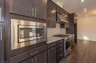 601 Charleston Dr, Monroe Township, NJ 08831 - Photo 8