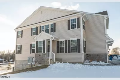 601 Charleston Dr, Monroe Township, NJ 08831 - Photo 2