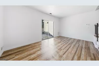 303 Maplecrest Rd, Edison Twp., NJ 08820 - Photo 12