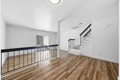 303 Maplecrest Rd, Edison Twp., NJ 08820 - Photo 16