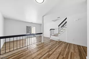 303 Maplecrest Rd, Edison Twp., NJ 08820 - Photo 16