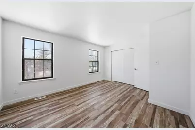 303 Maplecrest Rd, Edison Twp., NJ 08820 - Photo 26