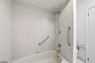 303 Maplecrest Rd, Edison Twp., NJ 08820 - Photo 24