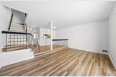 303 Maplecrest Rd, Edison Twp., NJ 08820 - Photo 10