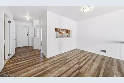 303 Maplecrest Rd, Edison Twp., NJ 08820 - Photo 14