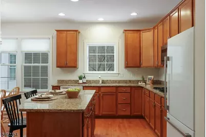 64 Bedford Dr, Montgomery Township, NJ 08558 - Photo 12