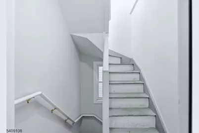 913 S 18th #2, Newark, NJ 07108 - Photo 16