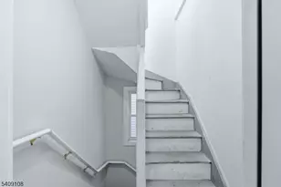 913 S 18th, Newark, NJ 07108 - Photo 16