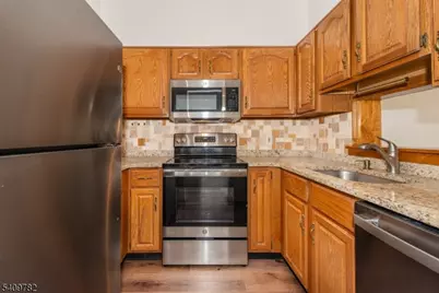 21 Springfield Ave #10, Cranford Township, NJ 07016 - Photo 6