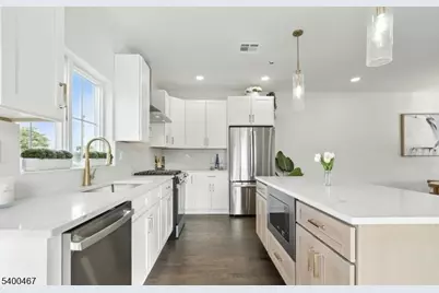 192 Canterbury Ave, North Arlington, NJ 07031 - Photo 6