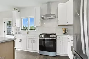 192 Canterbury Ave, North Arlington, NJ 07031 - Photo 4