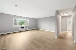 47B Gramercy Gdns, Middlesex, NJ 08846 - Photo 1