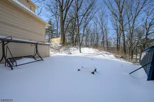 19 Skyland Ave, Wanaque, NJ 07420 - Photo 36