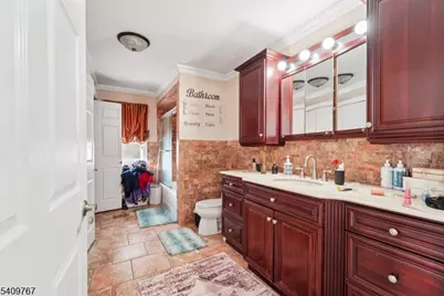 164 Farnham Ave, Lodi, NJ 07644 - Photo 12