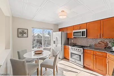 23 Mount Vernon Sq, Verona Twp., NJ 07044 - Photo 10