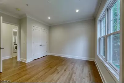 15-27 Royal Ave #210, Hawthorne, NJ 07506 - Photo 4