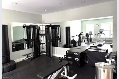 15-27 Royal Ave #210, Hawthorne, NJ 07506 - Photo 10