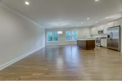 15-27 Royal Ave #210, Hawthorne, NJ 07506 - Photo 4