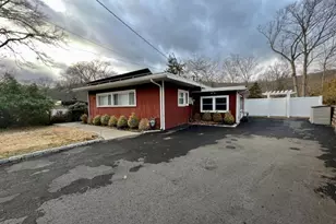 132 Lakeshore Dr, Oakland, NJ 07436 - Photo 2