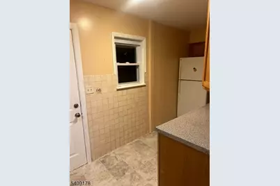 655 E 3rd Ave, Roselle, NJ 07203 - Photo 4