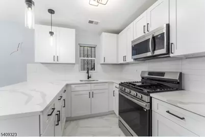 764 S 18th St, Newark, NJ 07103 - Photo 8