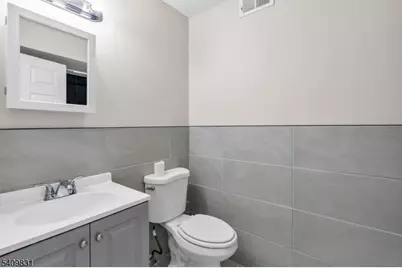 822 S 19th St, Newark, NJ 07108 - Photo 14