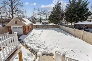 688 W Lake Ave, Rahway, NJ 07065 - Photo 24