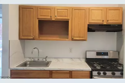 28 Beech St, East Orange, NJ 07018 - Photo 8