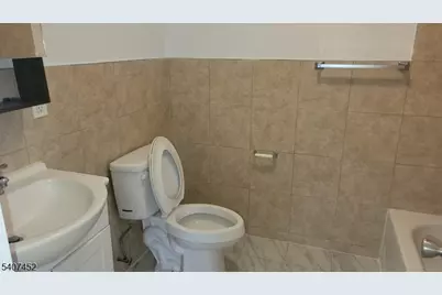 28 Beech St, East Orange, NJ 07018 - Photo 10