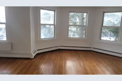 28 Beech St, East Orange, NJ 07018 - Photo 8