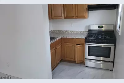 28 Beech St, East Orange, NJ 07018 - Photo 6