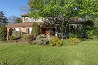 29 Manitou Cir, Westfield Town, NJ 07090 - Photo 1