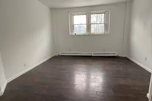 539 E Jersey St, Elizabeth, NJ 07206 - Photo 2