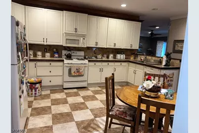 5211 Chesterwood Way, Franklin Township, NJ 08873 - Photo 8