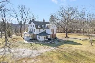 211 Mountainside Rd, Mendham Township, NJ 07945 - Photo 4