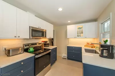 17 Hilsinger Rd, Parsippany, NJ 07878 - Photo 1