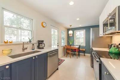 17 Hilsinger Rd, Parsippany, NJ 07878 - Photo 6