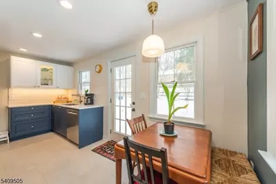 17 Hilsinger Rd, Parsippany, NJ 07878 - Photo 4