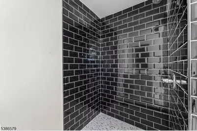 585 McChesney St, Orange, NJ 07050 - Photo 6