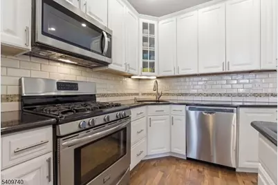 334 Winthrop Dr, Nutley, NJ 07110 - Photo 4