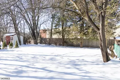 57 Berlant Ave, Linden, NJ 07036 - Photo 2