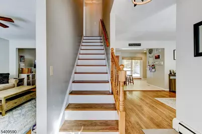 3 Loretta Ln, Jefferson Township, NJ 07438 - Photo 2