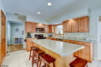 3 Loretta Ln, Jefferson Township, NJ 07438 - Photo 10
