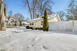 54 Sunset Trail, Denville, NJ 07834 - Photo 4