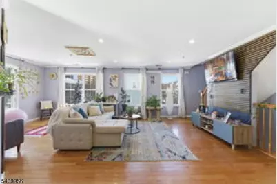226 Matthews Dr, Newark, NJ 07103 - Photo 4
