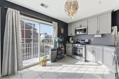 226 Matthews Dr, Newark, NJ 07103 - Photo 6