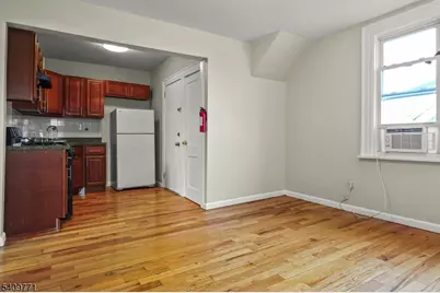 117 Parkview Ter #3, Newark, NJ 07112 - Photo 18